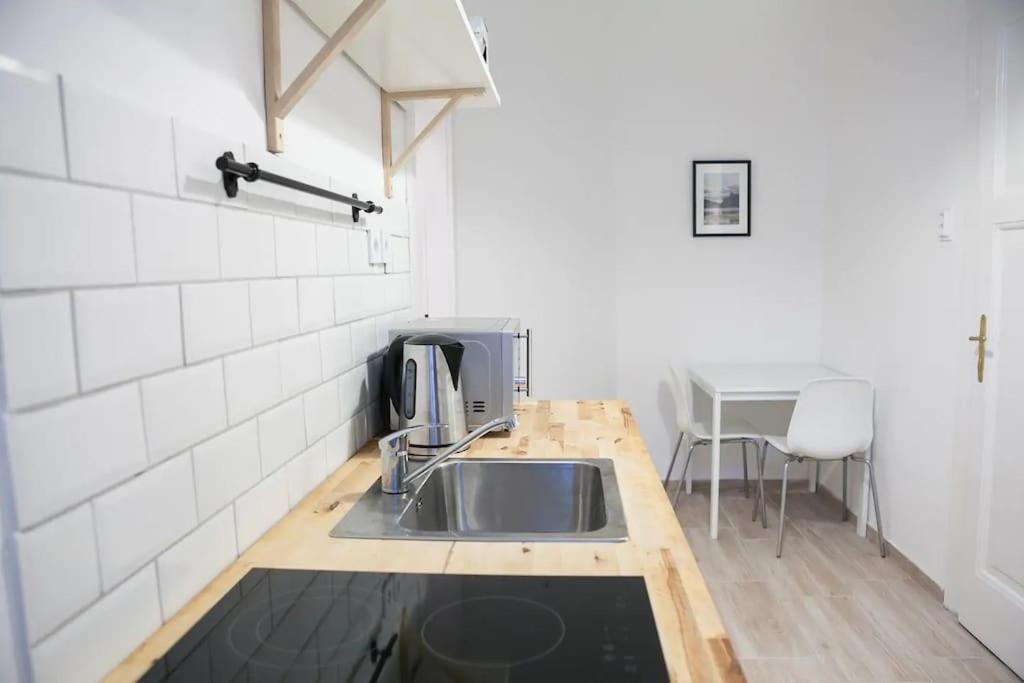 Apartmán Ny Cafe Apartment, Romantic & Central, 30m2, Ac *