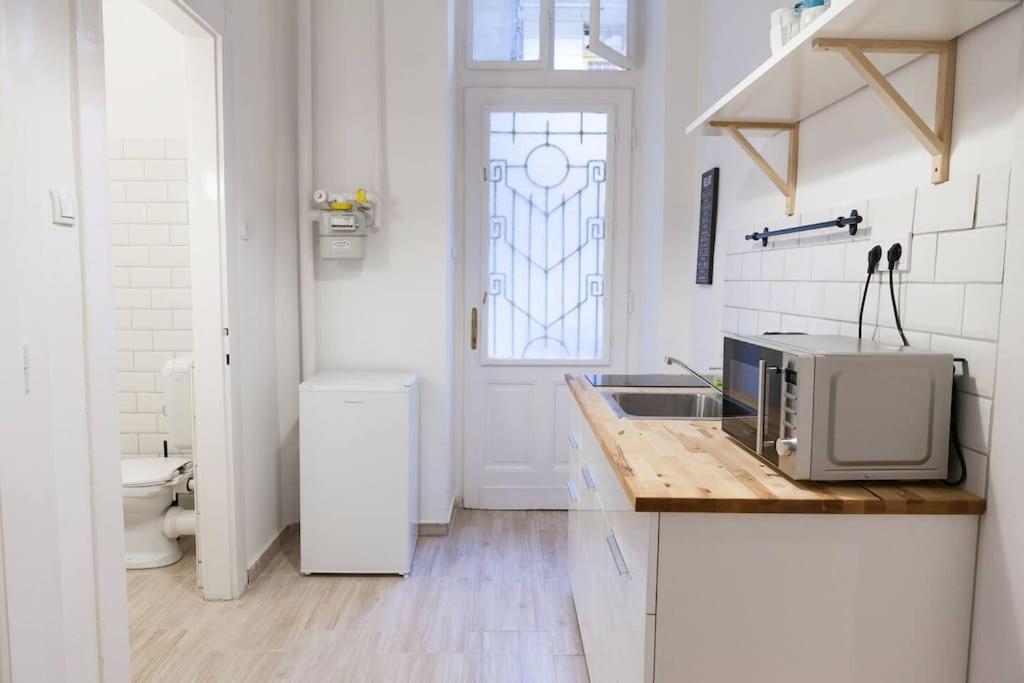 Ny Cafe Apartment, Romantic & Central, 30m2, Ac Apartment *
